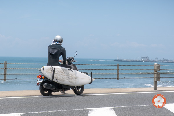 Surfer à Kamakura